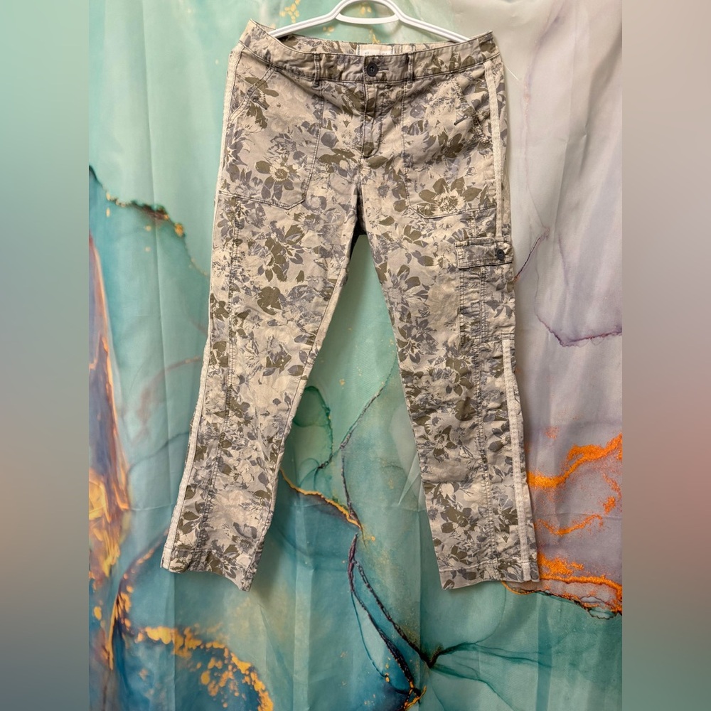Anthropologie | Hei Hei Wanderer Cargos
Floral Camo Sz: 6 - Picture 5 of 8